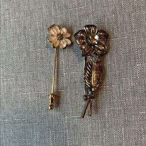 Floral Gold and Cream Brooch Set